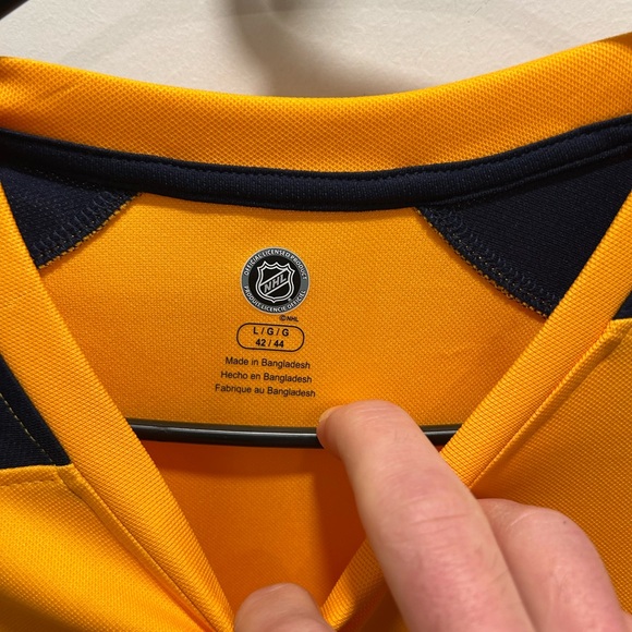 Nashville Predators Shirt - Large - Picture 3 of 3